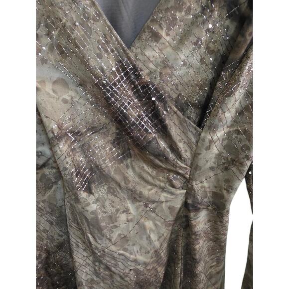G Collection Metallic Print Long Sleeve "Wrap" Dress – Women’s L - Picture 3 of 5